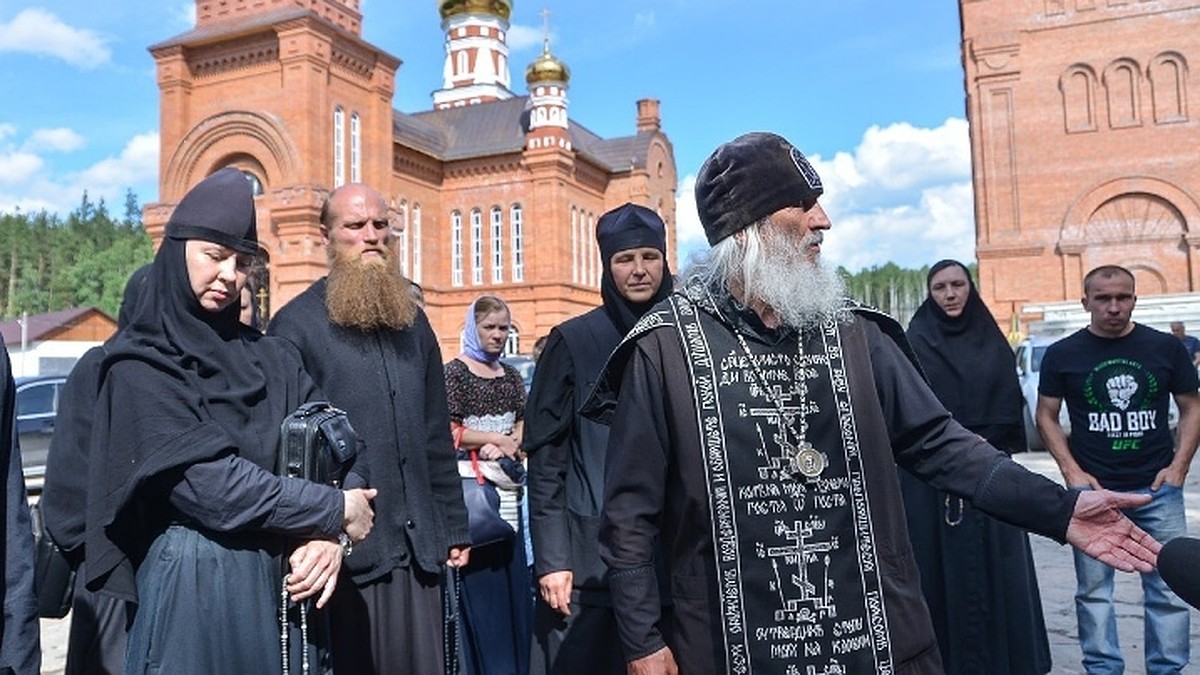 С чего мы стали сектой?»: послушники - об опальном отце Сергие, захватившем Среднеуральский  женский монастырь - KP.RU