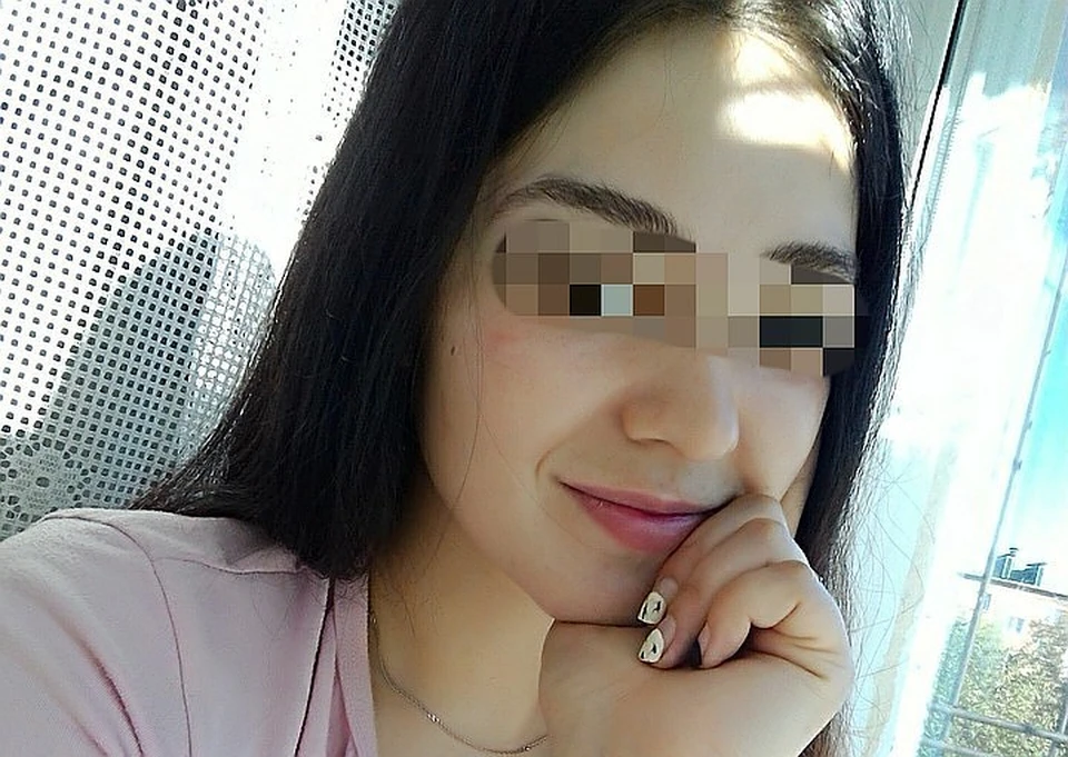 Юную и миловидную девушку обвиняют в зверском убийстве двоих мужчин.