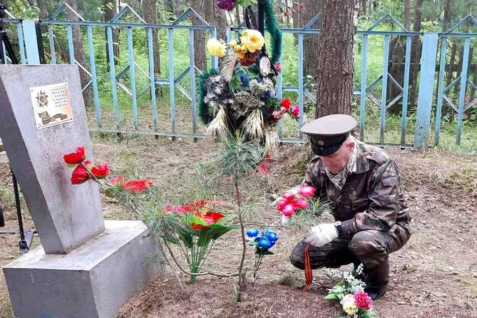 Таркосалинцы привели в порядок могилы ветеранов Великой Отечественной Фото: Администрация Пуровского района