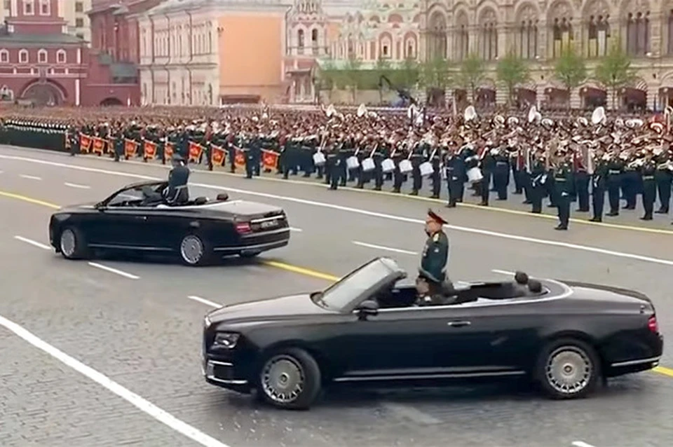 Парадный кабриолет Аурус салон