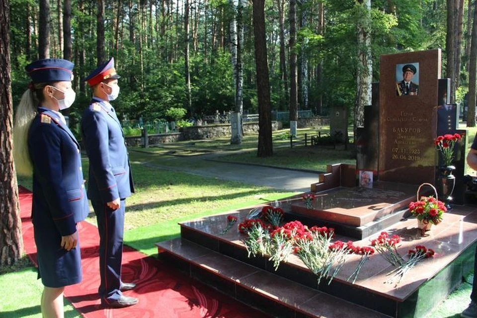 в Новосибирске открыли памятник Герою Советского Союза Дмитрию Алексеевичу Бакурову. Фото: СУ СК по НСО