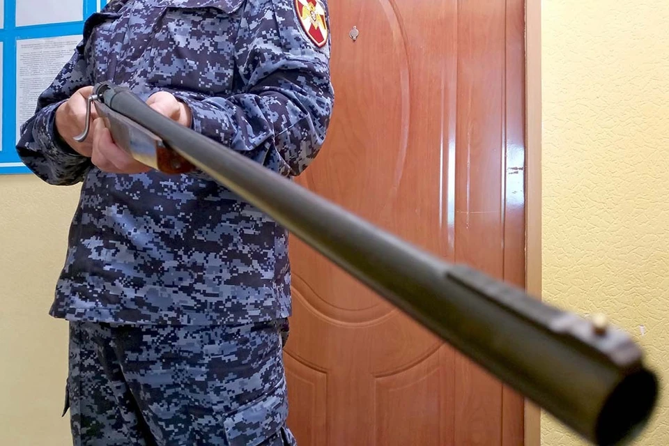 Сдать оружие и боеприпасы можно в ближайший отдел полиции или к сотрудникам подразделений лицензионно-разрешительной работы Росгвардии