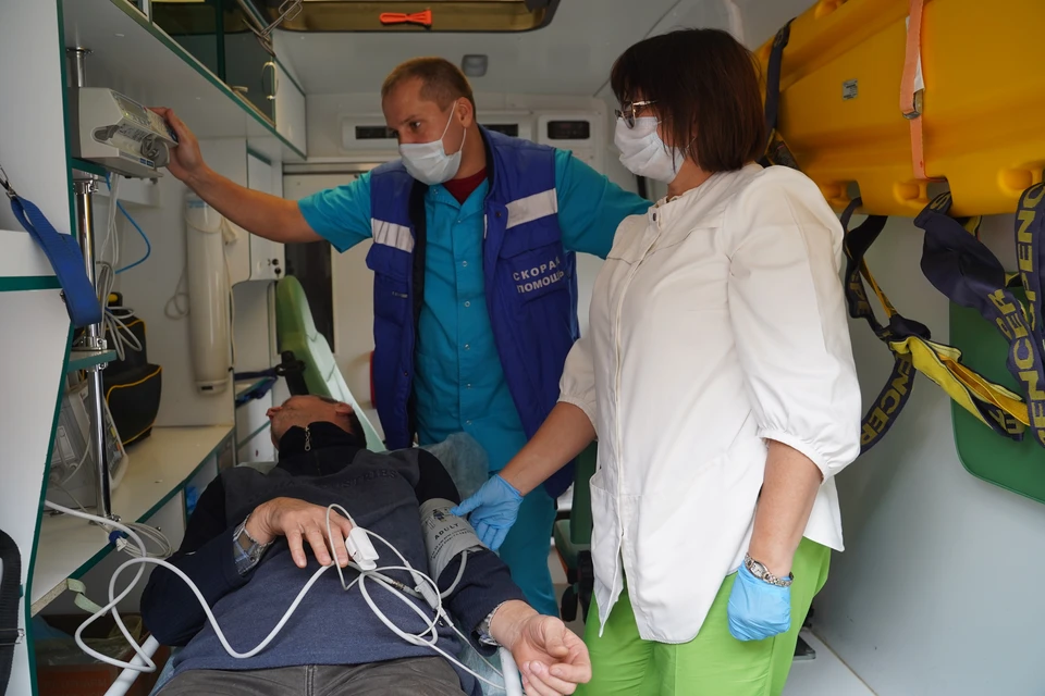 На помощь пострадавшим приехали медики.