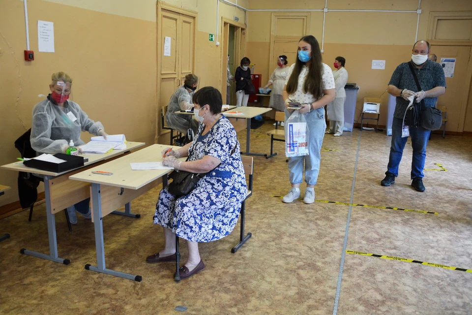 Всего по предварительным данным облизбиркома проголосовали 54,94% жителей региона. Фото: ПТО