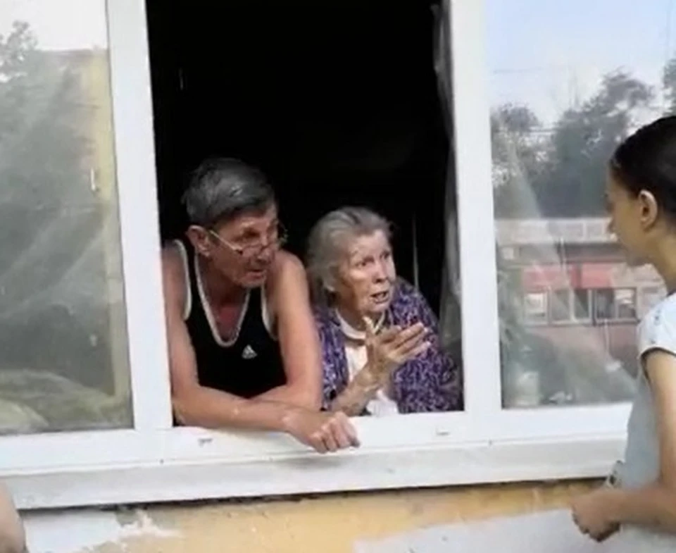 Пожилая женщина пожаловалась, что сын уже несколько дней не выпускает ее из дома. Фото: соц. сети