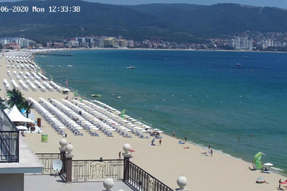 Пляж на Солнечном берегу в Болгарии. Скриншот вебкамеры.