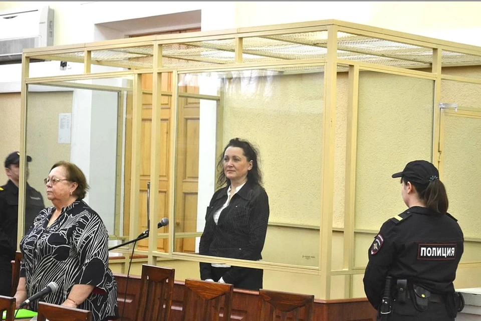 Бывшая судья Светлана Мартынова слушает обвинительный приговор. Фото: пресс-служба Ростовского облсуда.