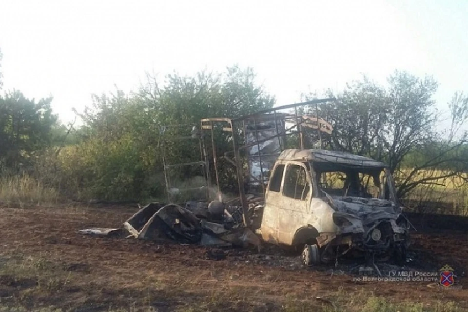 Виновник аварии угодил в больницу.