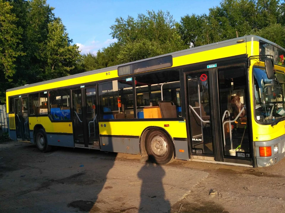 Авария произошла 9 июля около 14:50 на остановочном комплексе в районе д.26 ул. Славы.