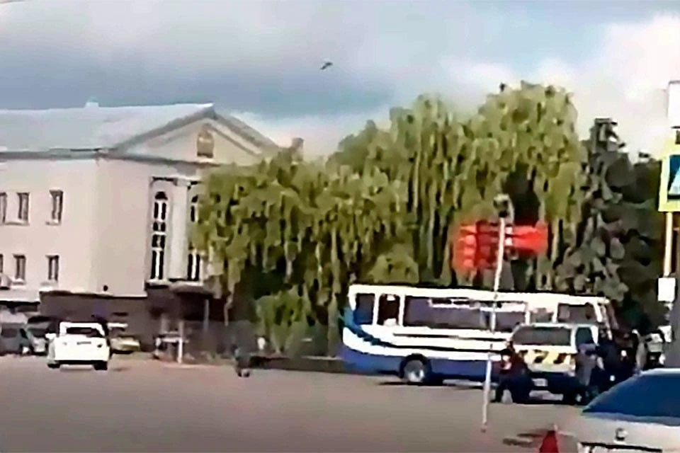 Во время захвата автобуса с заложниками на Украине были слышны выстрелы