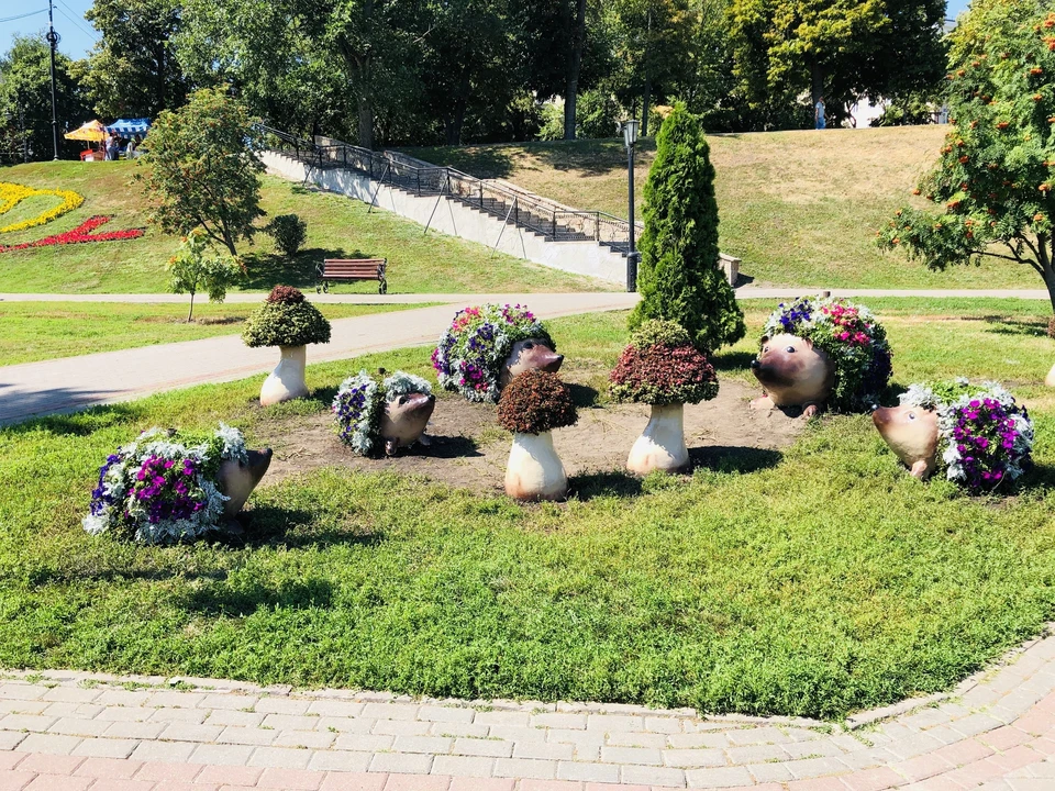 Горожан просят не ломать новые скульптуры