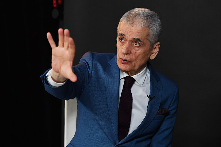 Экс-главсанврач, а ныне депутат Госдумы - о том, нужно ли бежать за билетами в открытые для посещения Британию, Турцию и Танзанию