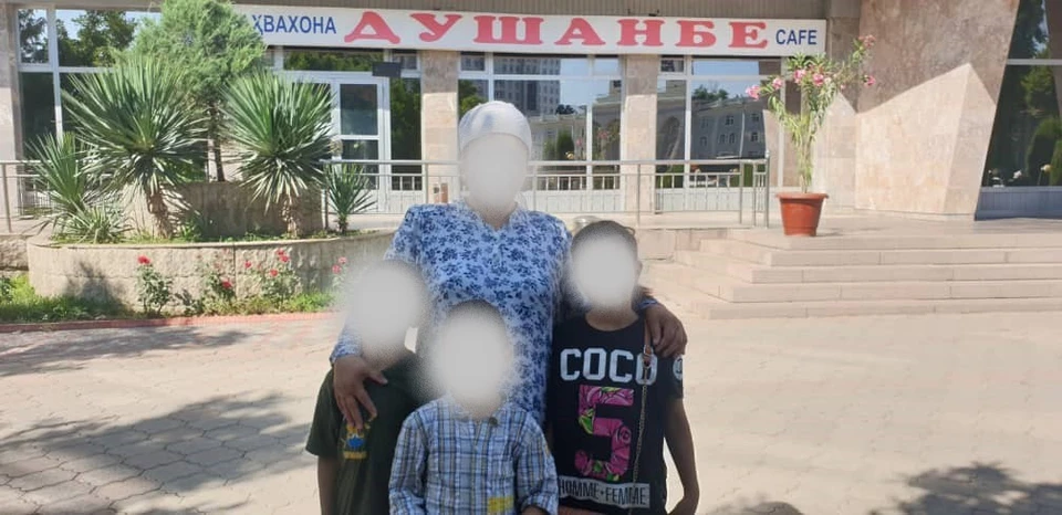 Дети наконец-то снова встретились с матерью