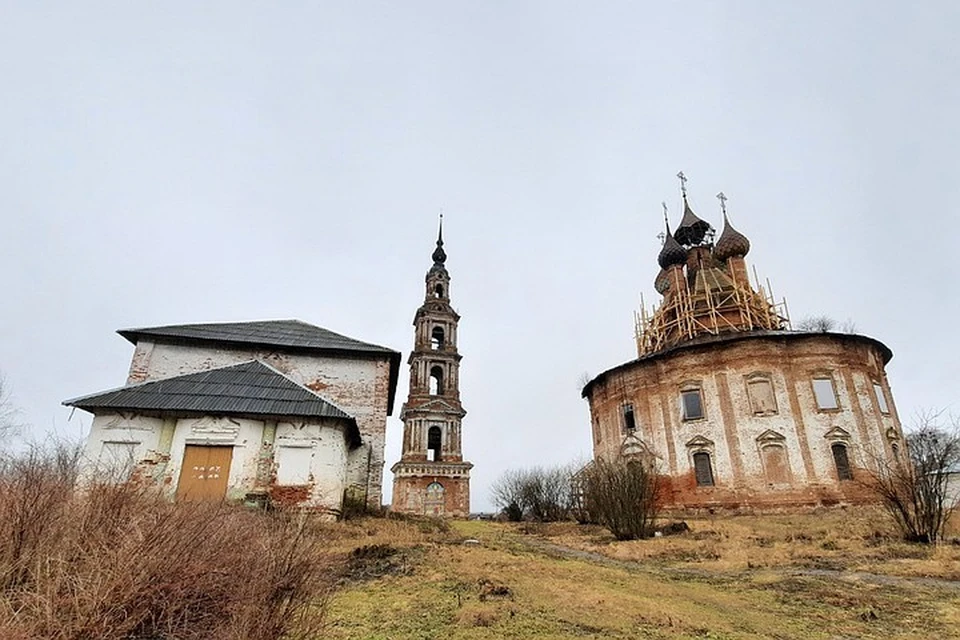 Энтузиасты хотят восстановить былое великолепие Казанского храма в селе Курба Ярославской области