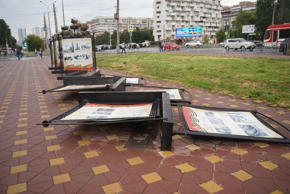 На Осипенко упали стенды