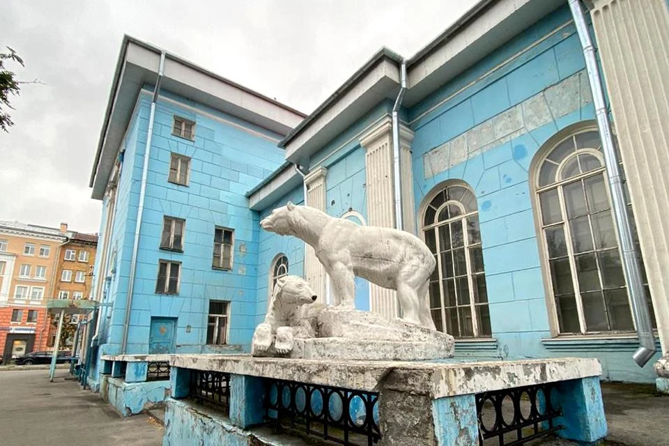В следующем году здание обещают капитально отремонтировать. Фото: Правительство Мурманской области