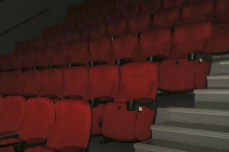 Кинотеатры пока останутся пустыми