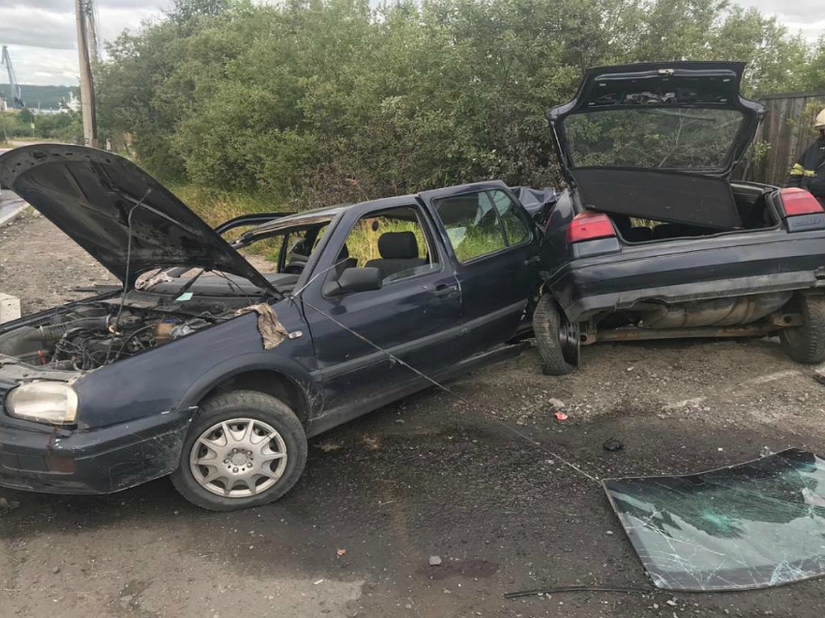 Смертельное ДТП в Мурманске: погиб 64-летний пассажир Volkswagen Golf,  водитель которого пытался скрыться от полицейских - KP.RU