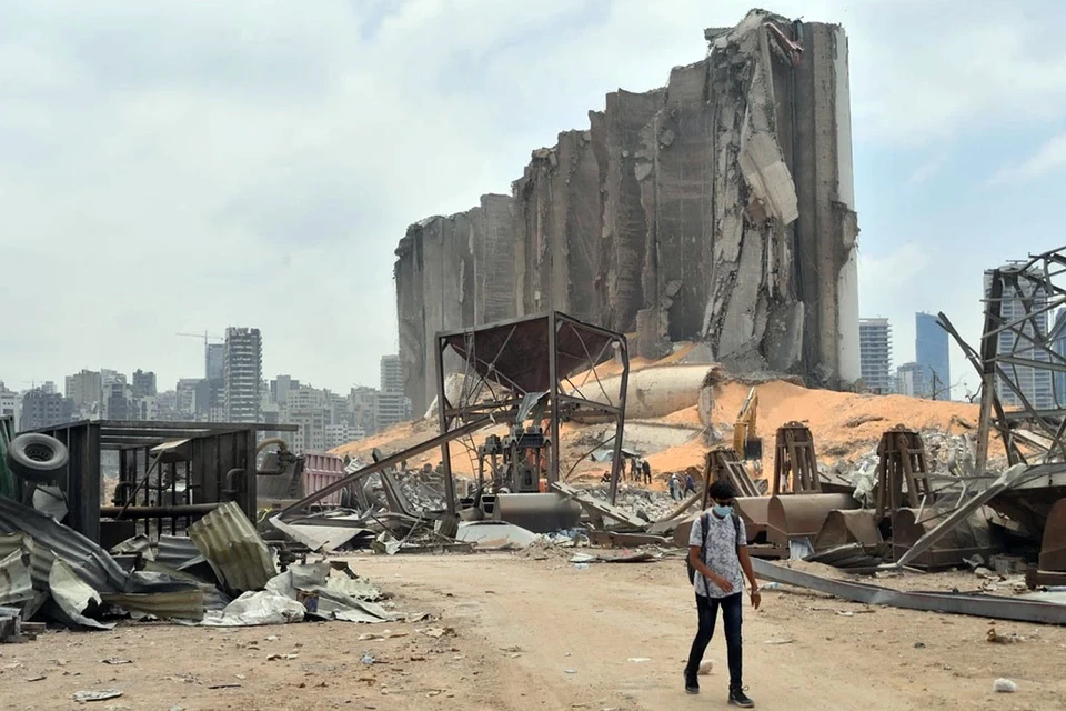 Взрыв был такой силы, что часть зданий оказались полностью или частично разрушены, Без крыши над головой остались около 300 тыс. бейрутцев, погибло более 150, ранено – 4000 человек
