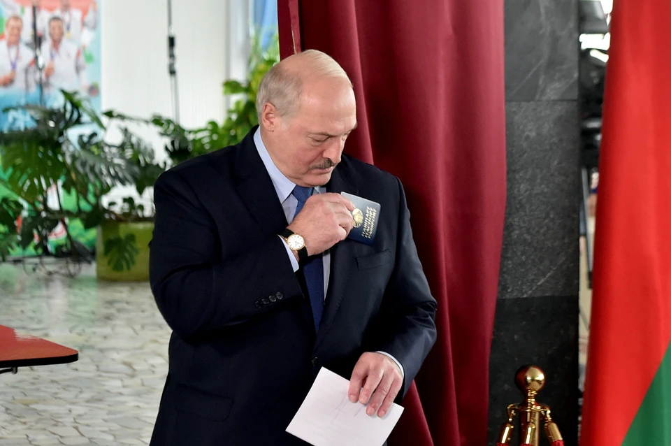 Лукашенко cчитает, что протестующими в Минске управляли из Польши, Великобритании и Чехии