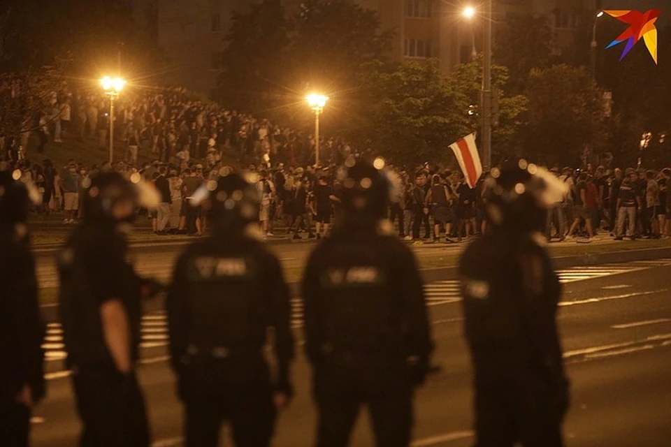 После выборов в Минске произошли столкновения милиции с протестующими. Вечером 10 августа произошли новые задержания минчан.