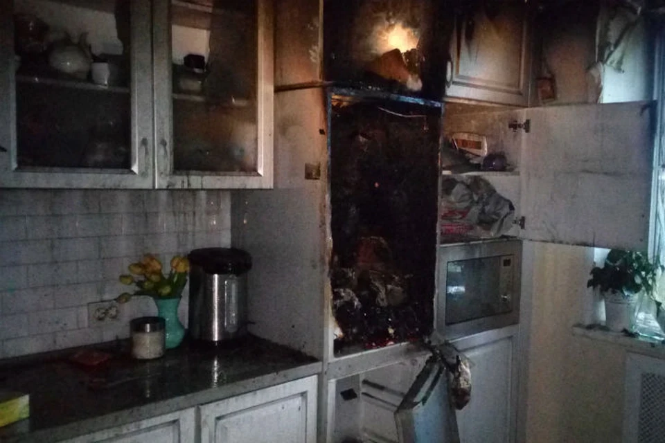 Кухня практически полностью сгорела. ФОТО: МЧС Ярославль Твиттер