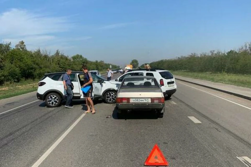 Под Ростовом столкнулись пять автомобилей. Фото: соцсети