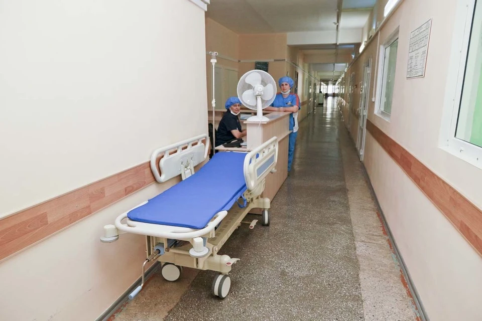 Медучреждения допустили к первому этапу снятия ограничений.