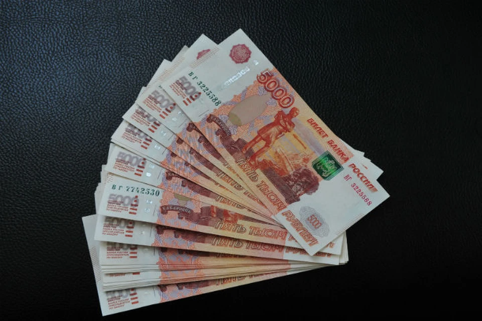 Одной из сотрудниц компания задолжала более 60 тысяч рублей