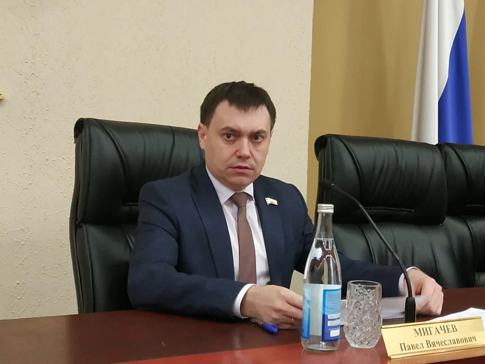 Министр строительства в ответ на предложение уволиться пообещал лучше работать
