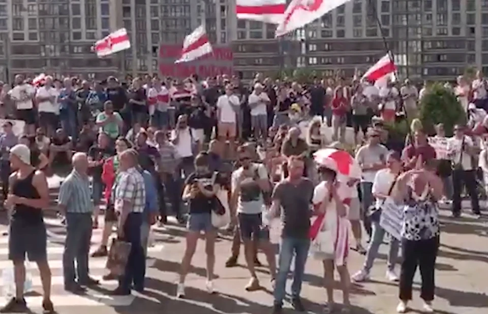 Протесты возле здания Белтелерадиокомпании начались утром 17 августа