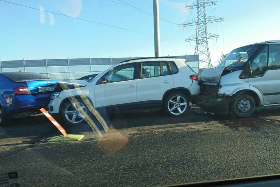 КАД встал в пробку из-за массового ДТП 20 августа