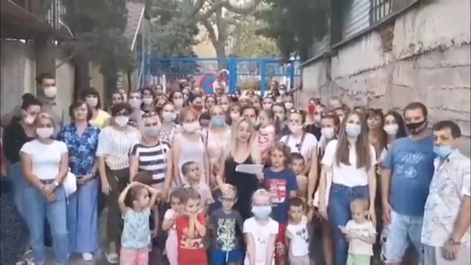 Видеообращение жителей города распространили в соцсетях. Фото: скриншот из видео / Черный список Крым | Симферополь | Севастополь
