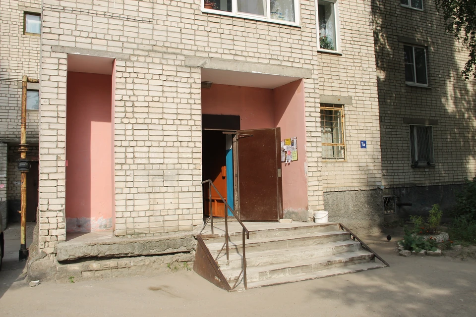 В городе Бор госжилинспекция проверила ход ремонта подъездов