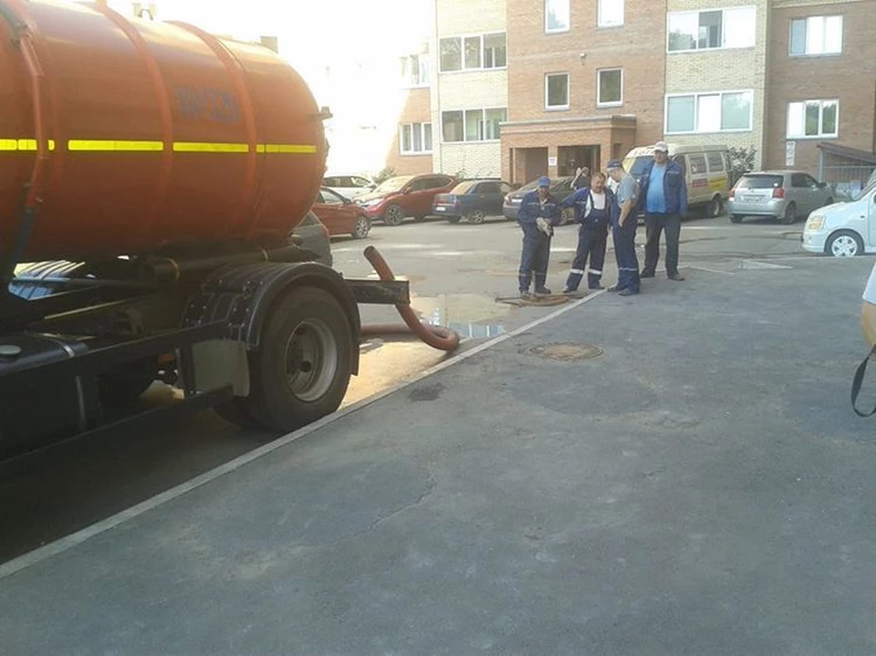 Работники Водоканала просто отключили водоснабжение целому дому.