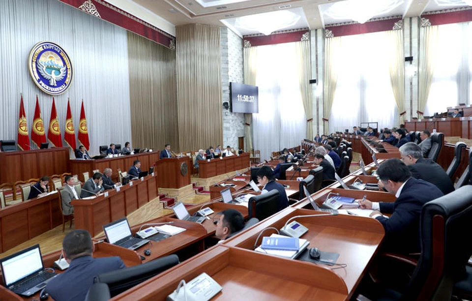 Выборы депутатов парламента нового созыва пройдут 4 октября.