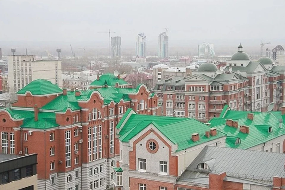 Мужчина упал из окна на 9 этаже.