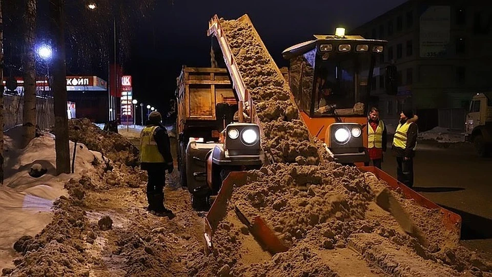 В прошлом году лаповый погрузчик реанимировали и выпустили на улицы города