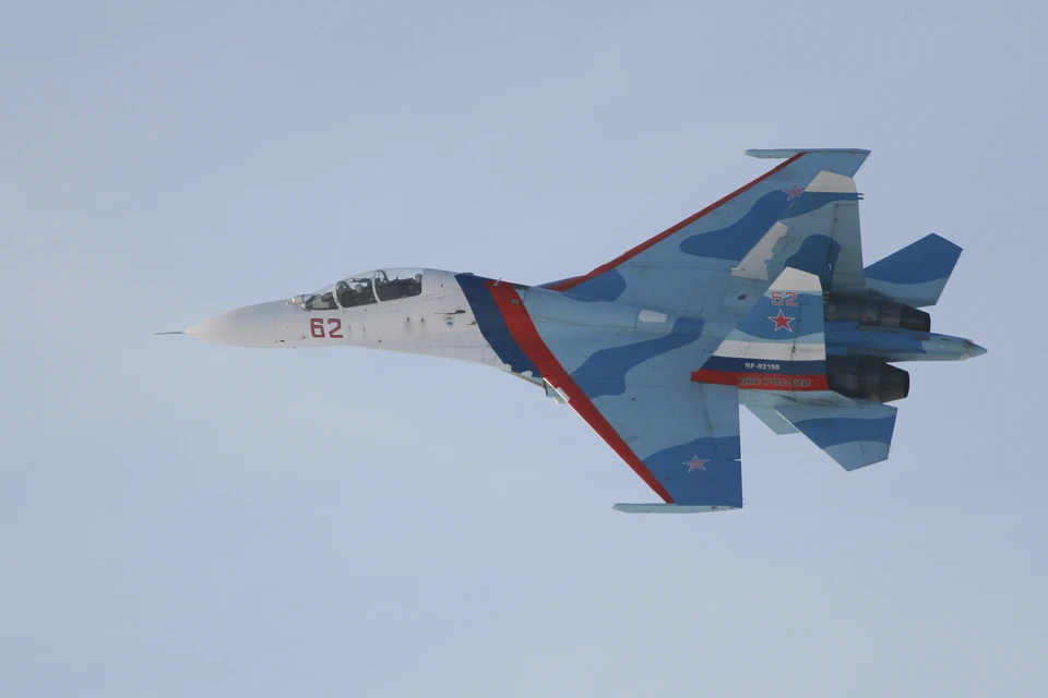 Для перехвата в воздух был поднят российский истребитель Су-27