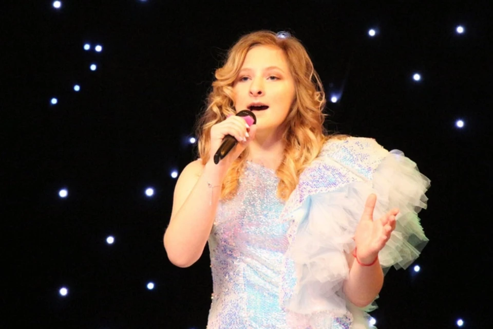 В финале, как и в полуфинале, София исполнит авторскую песню «Просто жить». Фото: Елена Кирсенко