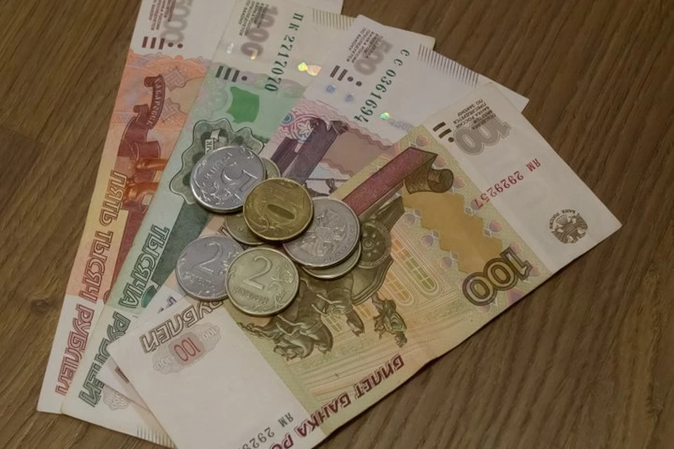 Под разными предлогами потерпевший перечислил 16 тысяч рублей
