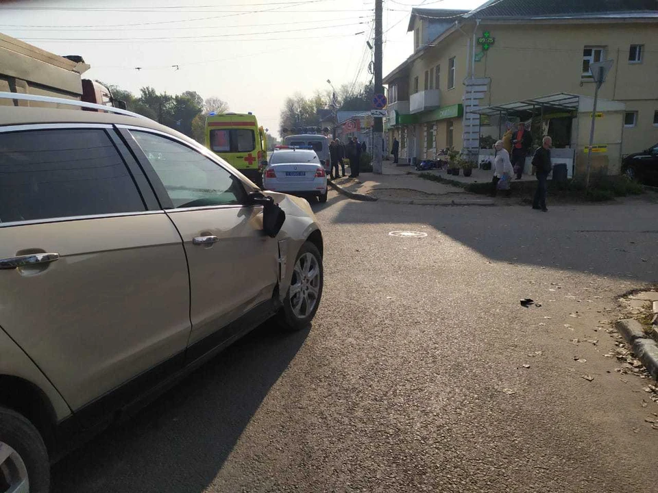 Два автомобиля и мотоцикл столкнулись на улице Туполева в Твери Фото: УГИБДД России по Тверской области
