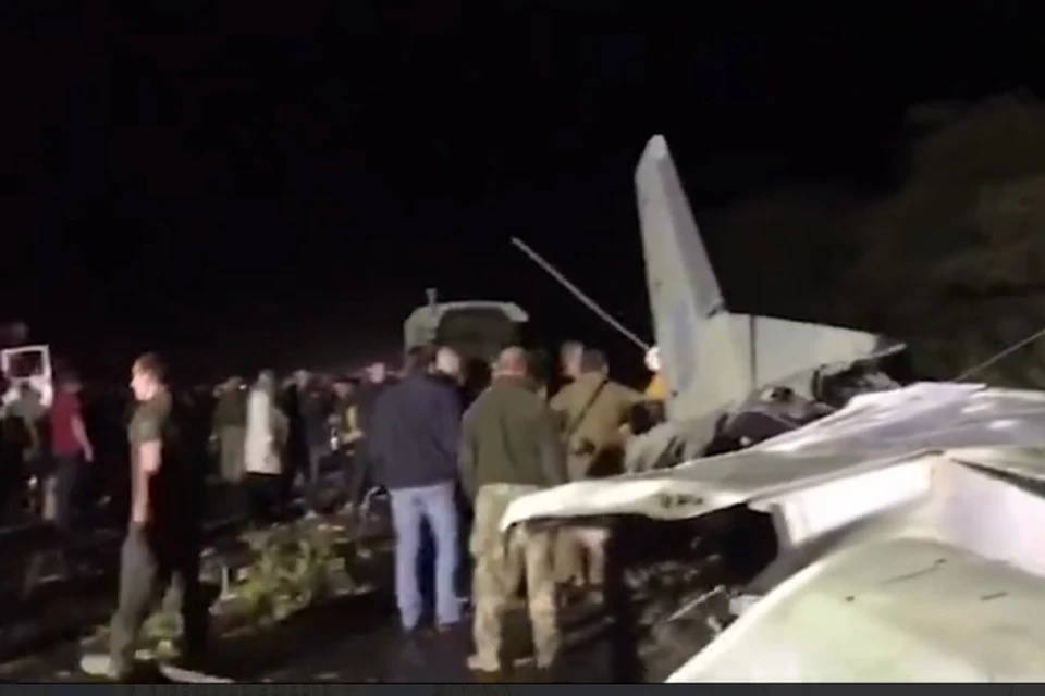 Район крушения оцепили военные