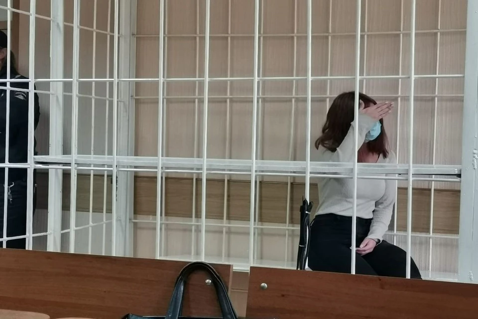 Девушке, обокравшей ювелирный салон на 5 миллионов рублей, избрали меру пресечения.