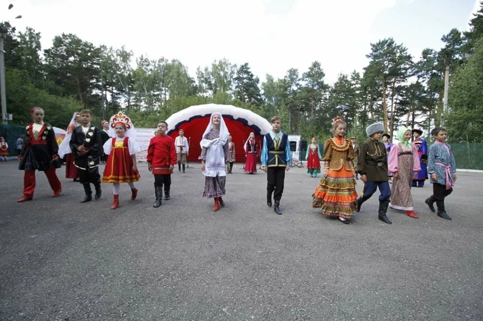 «Радуга дружбы»: открытый фестиваль национальных культур провели в городе Черемхово