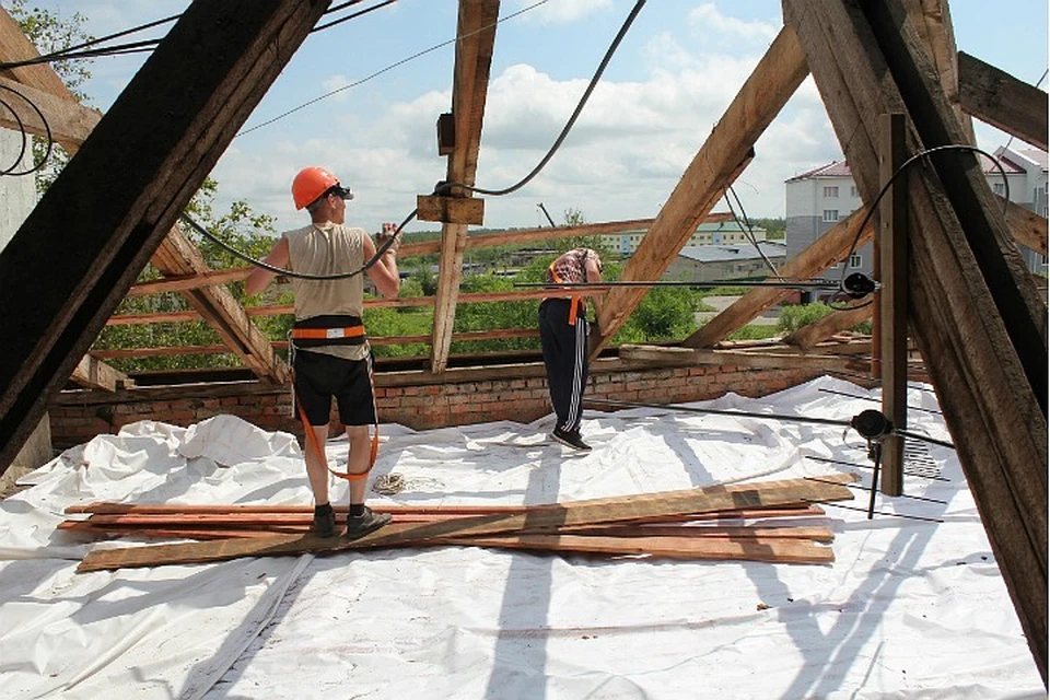 В ЕАО восстанавливают крыши домов, поврежденных градом