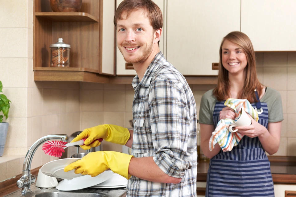 Домашнюю работу в семье нужно делить поровну