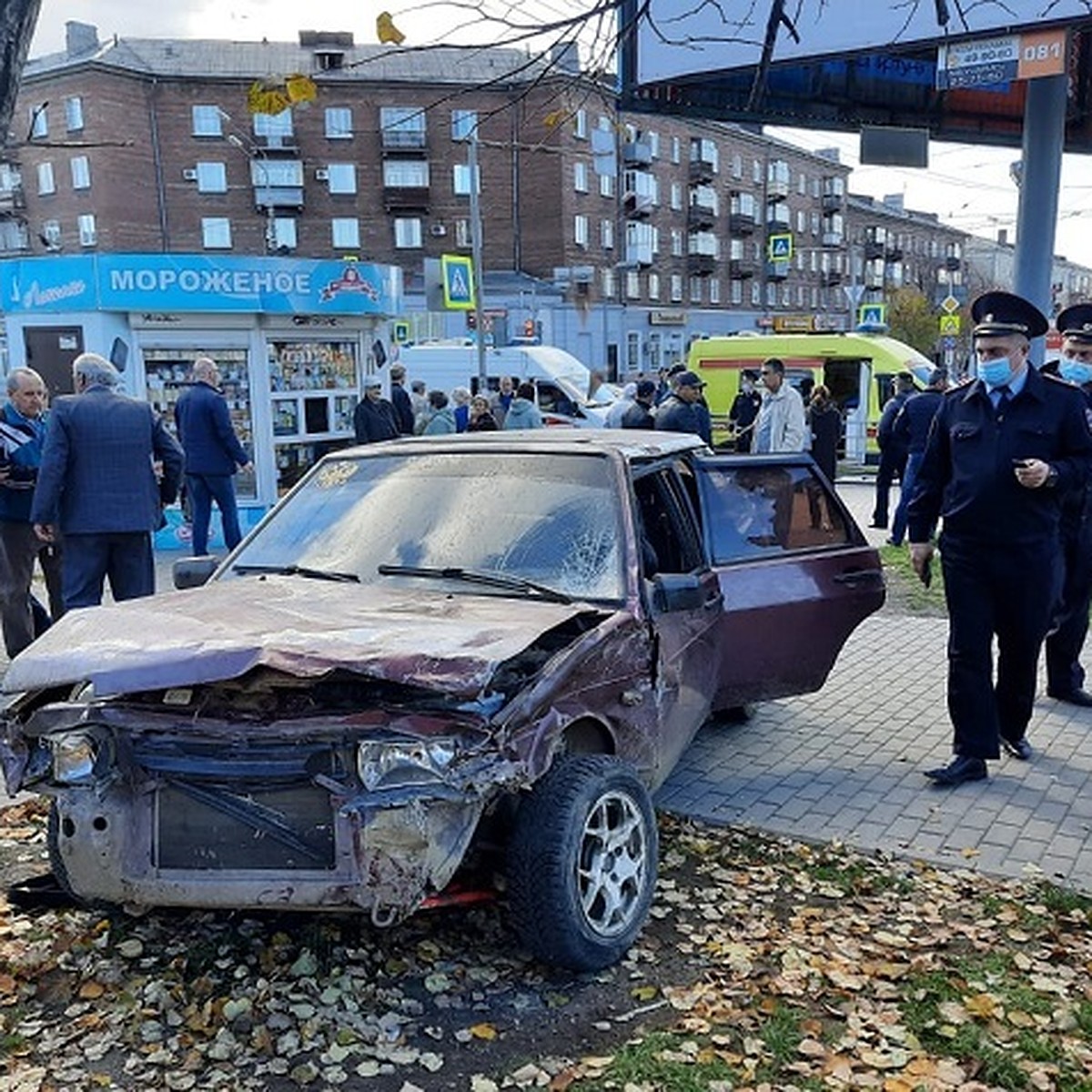 ДТП на улице Победы в Нижнем Тагиле 03.10.2020, где пострадали 6 человек.  Показываем видео аварии и рассказываем, кто сидел за рулем - KP.RU