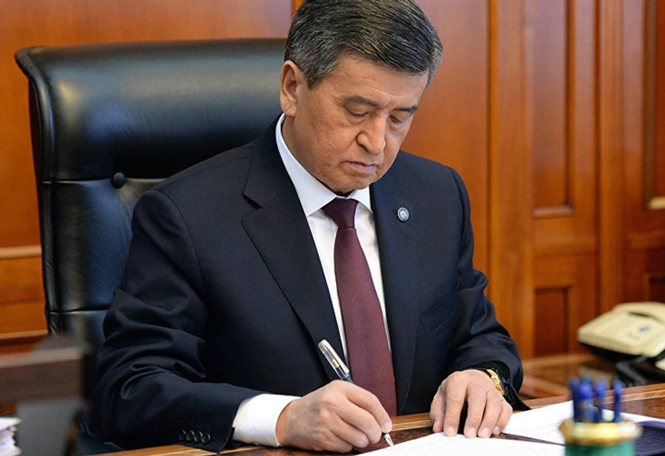 Президент подписал указ об отставке премьер-министра и правительства.