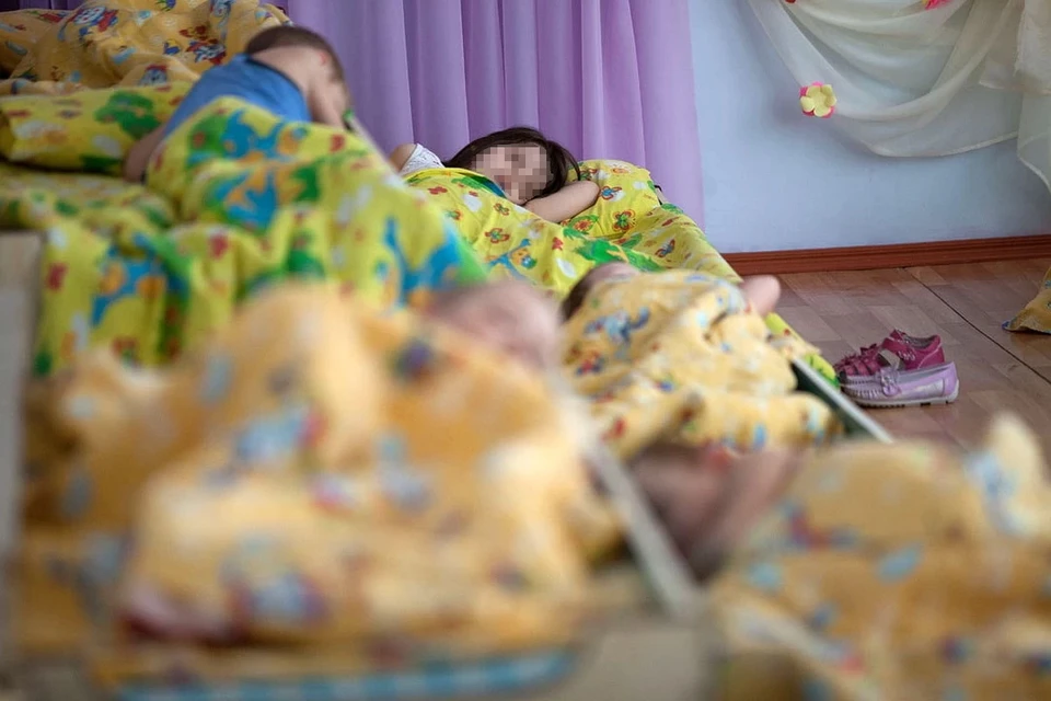 36 детсадовцев, 4 школьника и 2 ребенка, не посещающие никаких образовательных учреждений попали в больницу с острой кишечной инфекцией